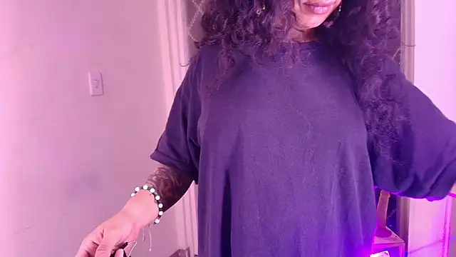 Snapshot of Soleil_66 chatting on December 21, 3:30 am Soleil 66 online show from December 21, 3:30 am