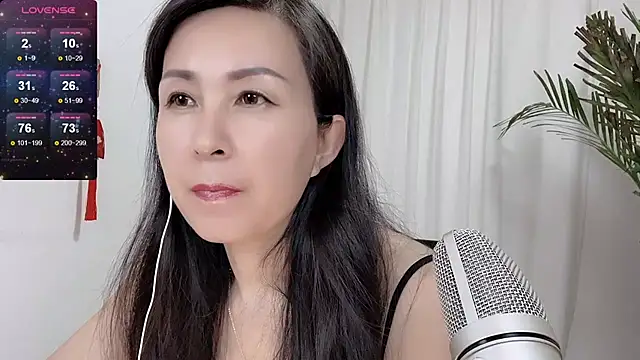Snapshot of JackieBell chatting on September 18, 5:43 am JackieBell online show from September 18, 5:43 am