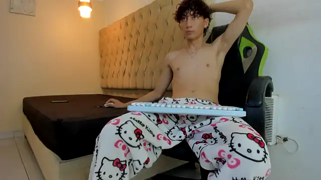 Darkknightx01 online show from March 4, 2:52 am