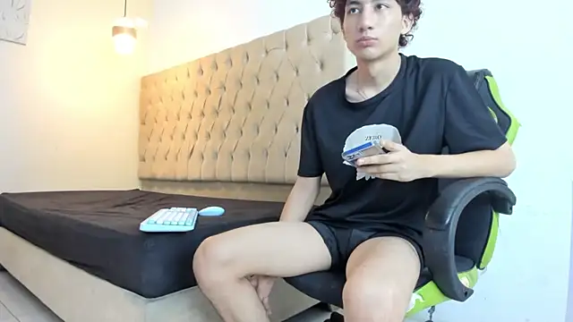 Darkknightx01 online show from March 29, 2:02 am