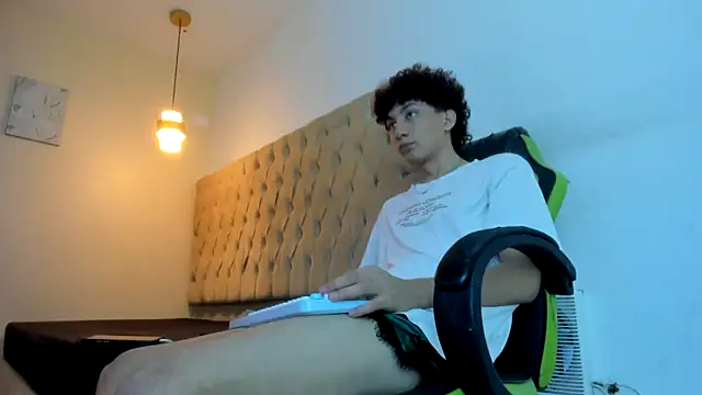 Darkknightx01 online show from February 28, 1:27 am