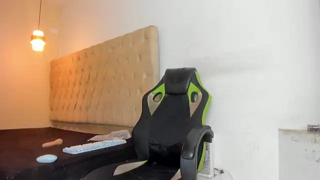 Darkknightx01 online show from March 24, 2:11 am