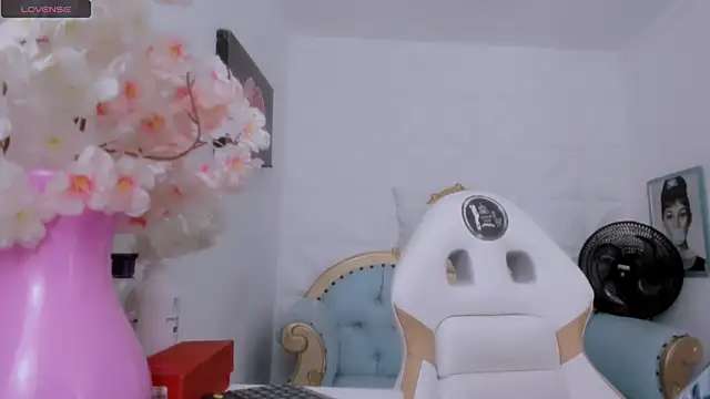 eimy skinny  online show from October 26, 6:41 pm