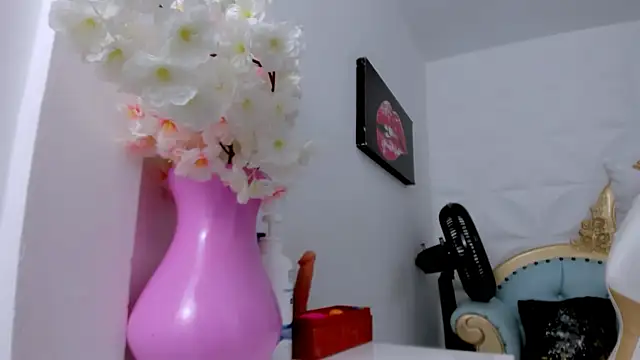 eimy skinny  online show from January 17, 12:31 pm