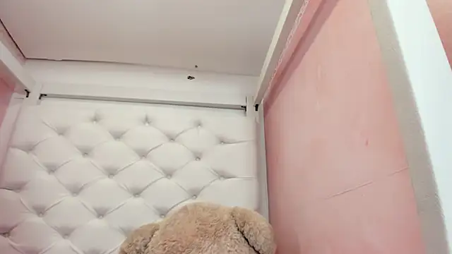 eimy skinny  online show from February 27, 1:00 pm