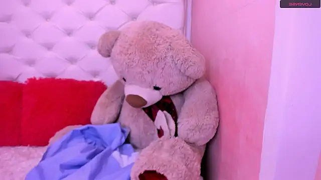 eimy skinny  online show from April 10, 1:29 pm