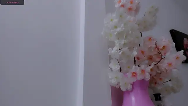 eimy skinny  online show from October 28, 6:18 pm