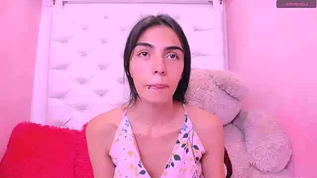 eimy skinny  online show from April 8, 1:45 pm