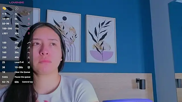 SarahMiler  online show from October 20, 11:44 am