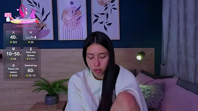 SarahMiler  online show from February 28, 12:05 pm