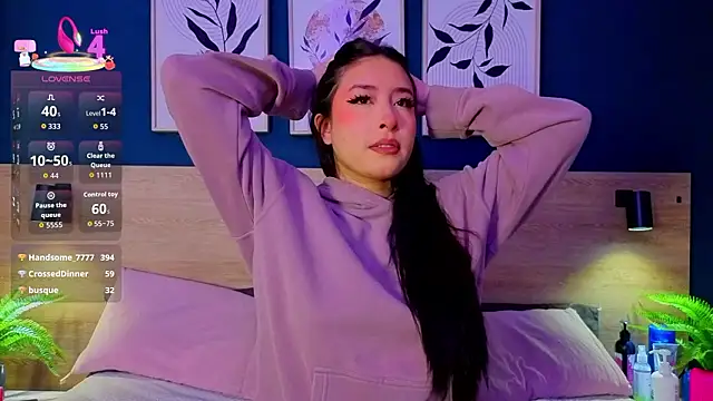 SarahMiler  online show from January 16, 1:04 pm