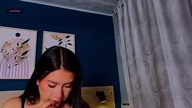 SarahMiler  online show from November 29, 7:47 pm