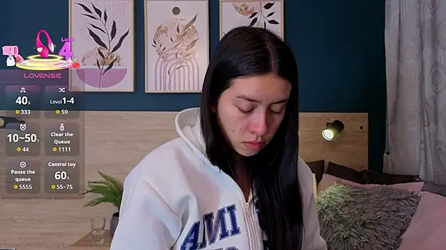 SarahMiler  online show from February 26, 11:43 am