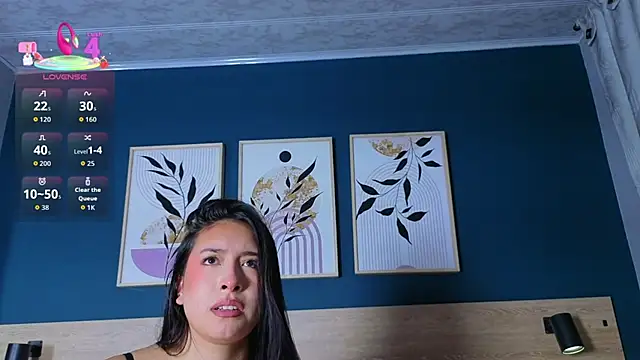 SarahMiler  online show from November 18, 7:50 pm