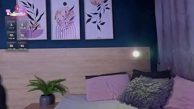 SarahMiler  online show from February 24, 11:55 am