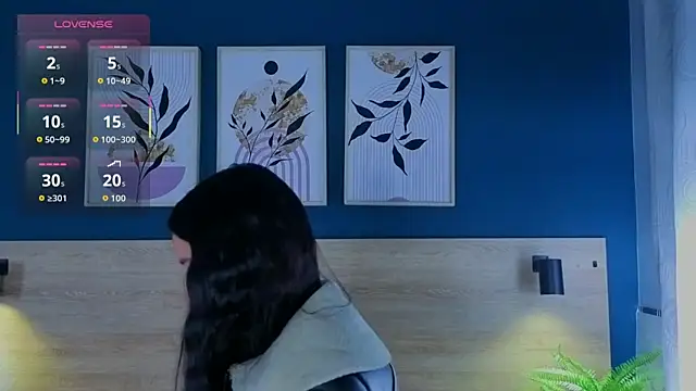 SarahMiler  online show from October 24, 11:42 am