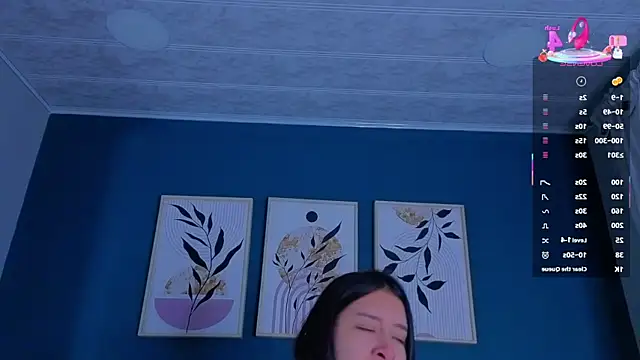 SarahMiler  online show from October 15, 11:40 am