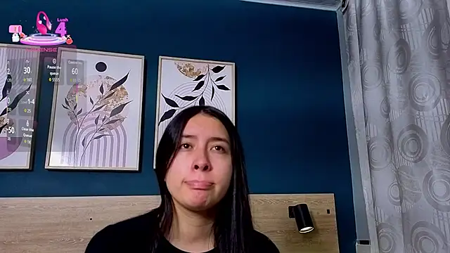 SarahMiler  online show from December 5, 7:45 pm