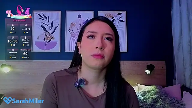 SarahMiler  online show from March 31, 11:45 am