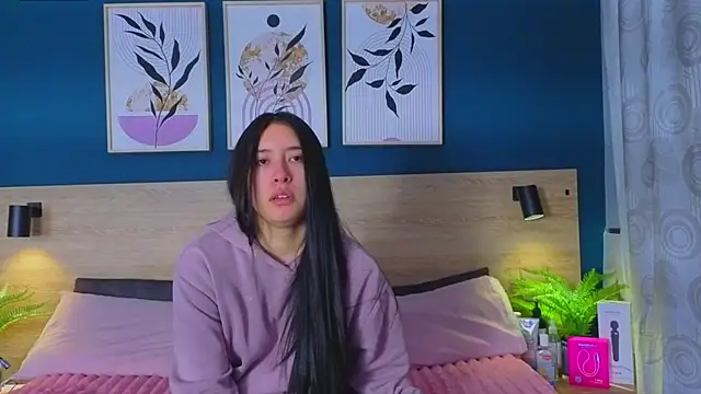 SarahMiler  online show from November 24, 1:22 pm