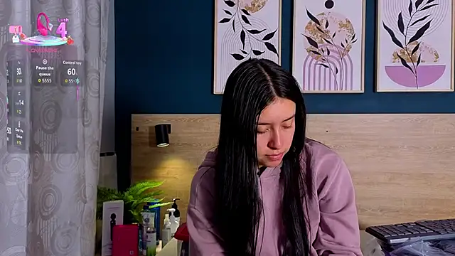 SarahMiler  online show from December 16, 8:46 pm