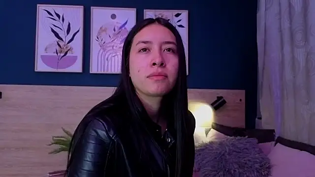 SarahMiler  online show from February 21, 11:12 am