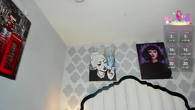 SarahMiler  online show from November 4, 7:50 pm