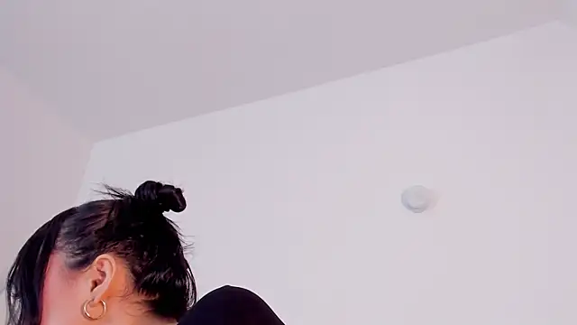 Taylormaxwell online show from December 1, 9:04 pm