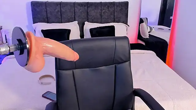 Taylormaxwell online show from March 13, 9:42 pm