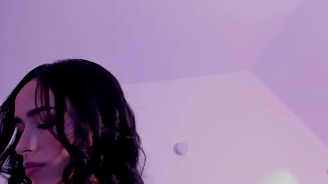 Taylormaxwell online show from November 27, 8:20 pm