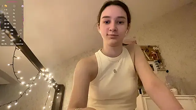Snapshot of DanaCore chatting on September 18, 5:38 pm DanaCore online show from September 18, 5:38 pm