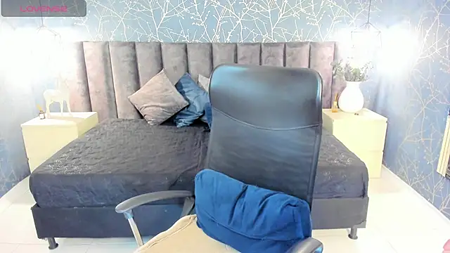 VictoriaaBlair online show from March 11, 12:10 pm