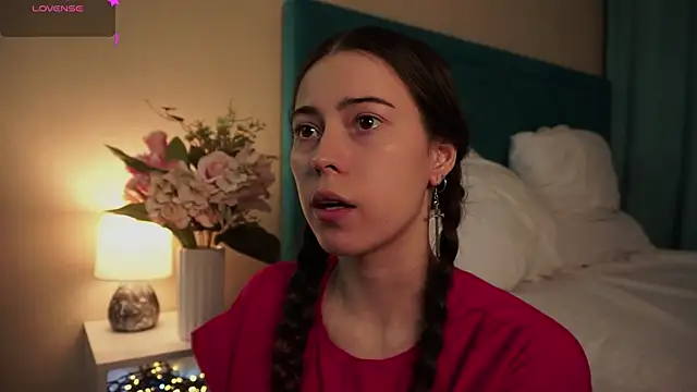 ywixos online show from April 2, 2:46 pm