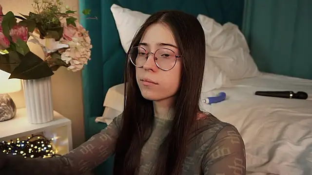 ywixos online show from March 12, 2:54 pm