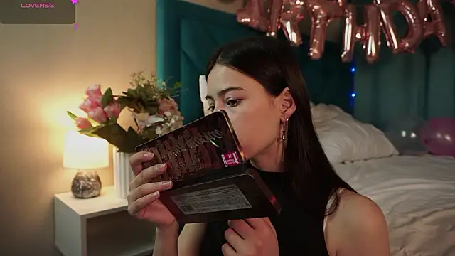 ywixos online show from February 28, 3:44 pm