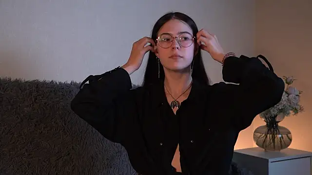 ywixos online show from September 29, 2:01 pm