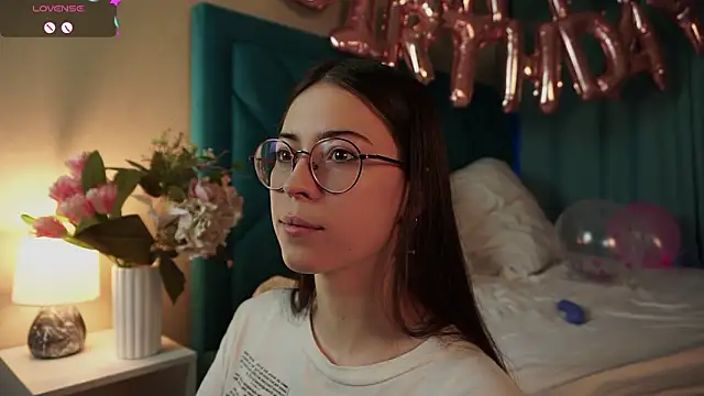 ywixos online show from February 20, 3:03 pm