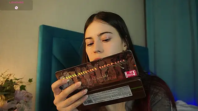 ywixos online show from October 26, 2:39 pm