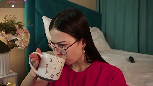 ywixos online show from March 13, 2:44 pm