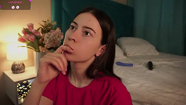 ywixos online show from March 31, 1:57 pm