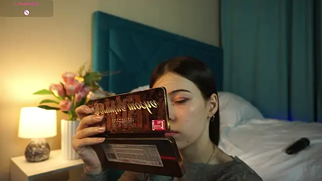 ywixos online show from November 12, 1:48 pm