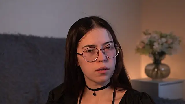 ywixos online show from November 25, 2:39 pm