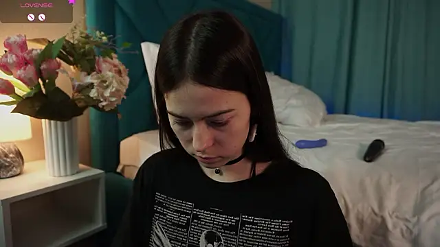 ywixos online show from March 6, 2:23 pm