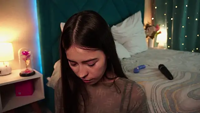 ywixos online show from April 18, 10:32 pm