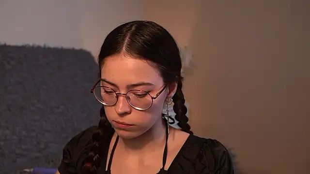 ywixos online show from February 17, 2:58 pm