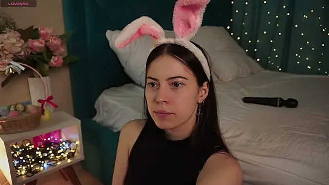 ywixos online show from April 4, 2:45 pm