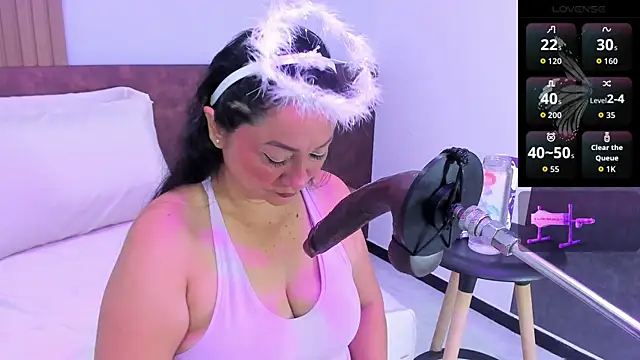 lisa milf  online show from November 19, 2:00 am