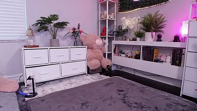 Snapshot of Lexibby69 chatting on June 16, 11:10 am Lexibby69 online show from June 16, 11:10 am