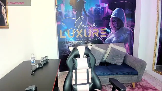 Snapshot of Liamartinn chatting on October 31, 2:02 pm Liamartinn online show from October 31, 2:02 pm