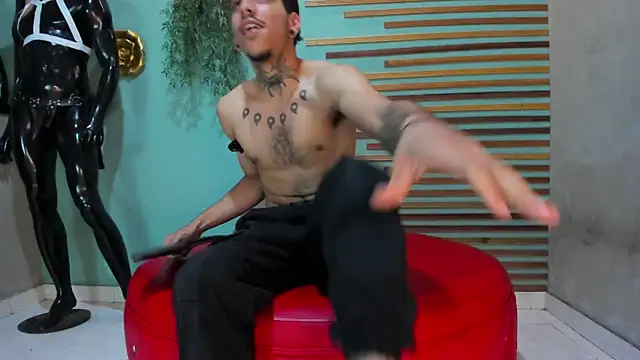 jharol cardonaa online show from November 6, 1:20 am